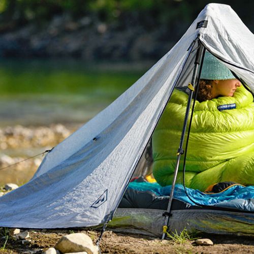 how-to-choose-a-backpacking-sleeping-bag-feathered-friends-tana_p94742